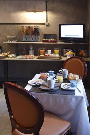 Adonis Marseille Vieux Port – Hôtel du Palais, Marseille