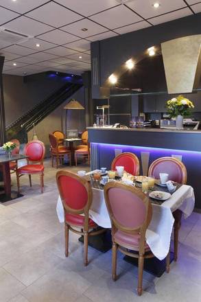 Adonis Marseille Vieux Port – Hôtel du Palais, Marseille