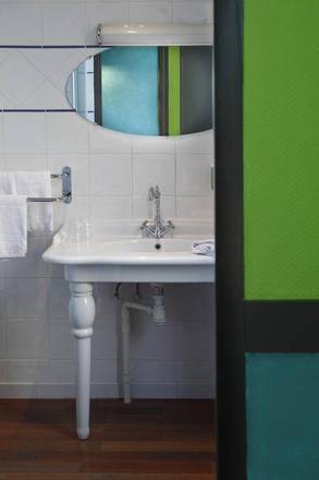 Adonis Marseille Vieux Port – Hôtel du Palais, Marseille