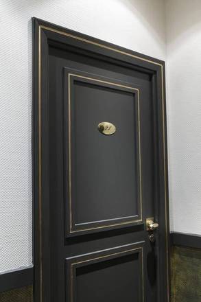 Adonis Marseille Vieux Port – Hôtel du Palais, Marseille