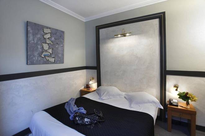 Adonis Marseille Vieux Port – Hôtel du Palais, Marseille