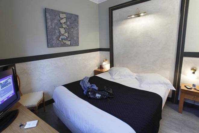 Adonis Marseille Vieux Port – Hôtel du Palais, Marseille