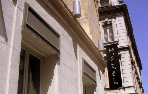 Adonis Marseille Vieux Port – Hôtel du Palais, Marseille