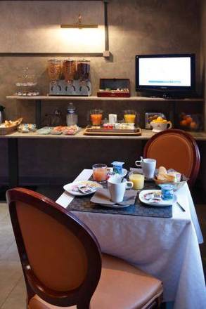 Adonis Marseille Vieux Port – Hôtel du Palais, Marseille