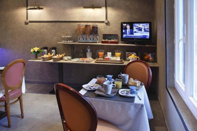 Adonis Marseille Vieux Port – Hôtel du Palais, Marseille