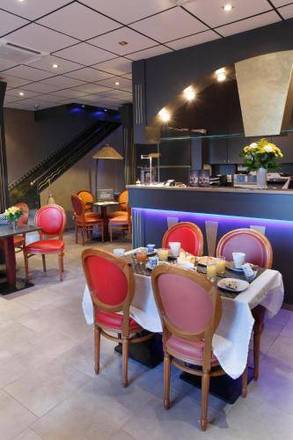 Adonis Marseille Vieux Port – Hôtel du Palais, Marseille