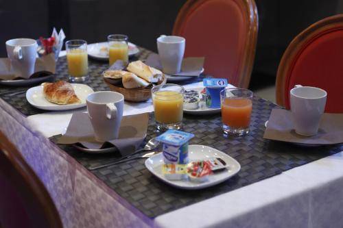 Adonis Marseille Vieux Port – Hôtel du Palais, Marseille