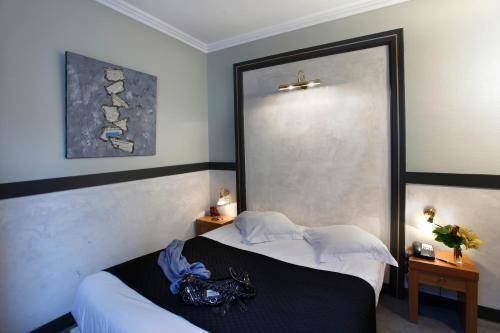 Adonis Marseille Vieux Port – Hôtel du Palais, Marseille