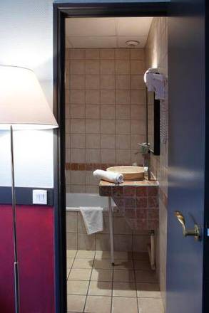 Adonis Marseille Vieux Port – Hôtel du Palais, Marseille